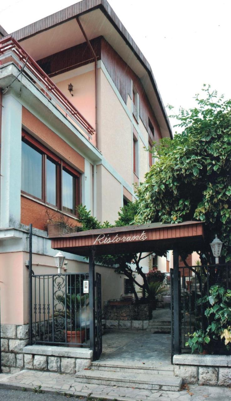 Albergo La Perla Civitella Roveto Exteriér fotografie