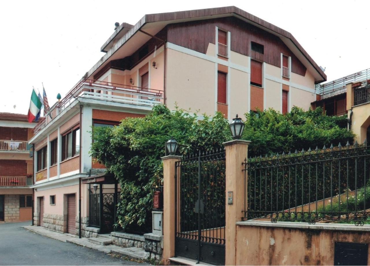 Albergo La Perla Civitella Roveto Exteriér fotografie